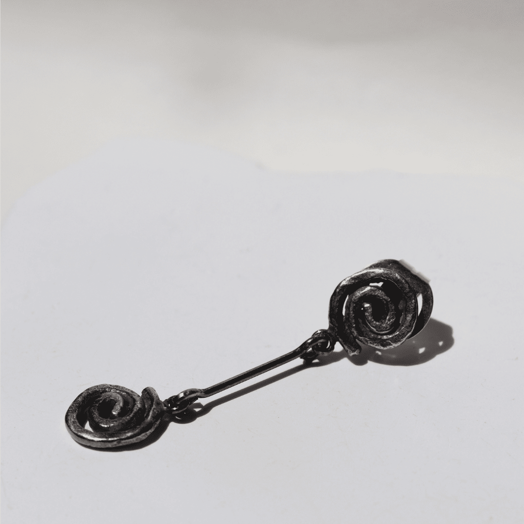 Oboro Women's Medium Dangling Earrings with 925 Silver Spirals