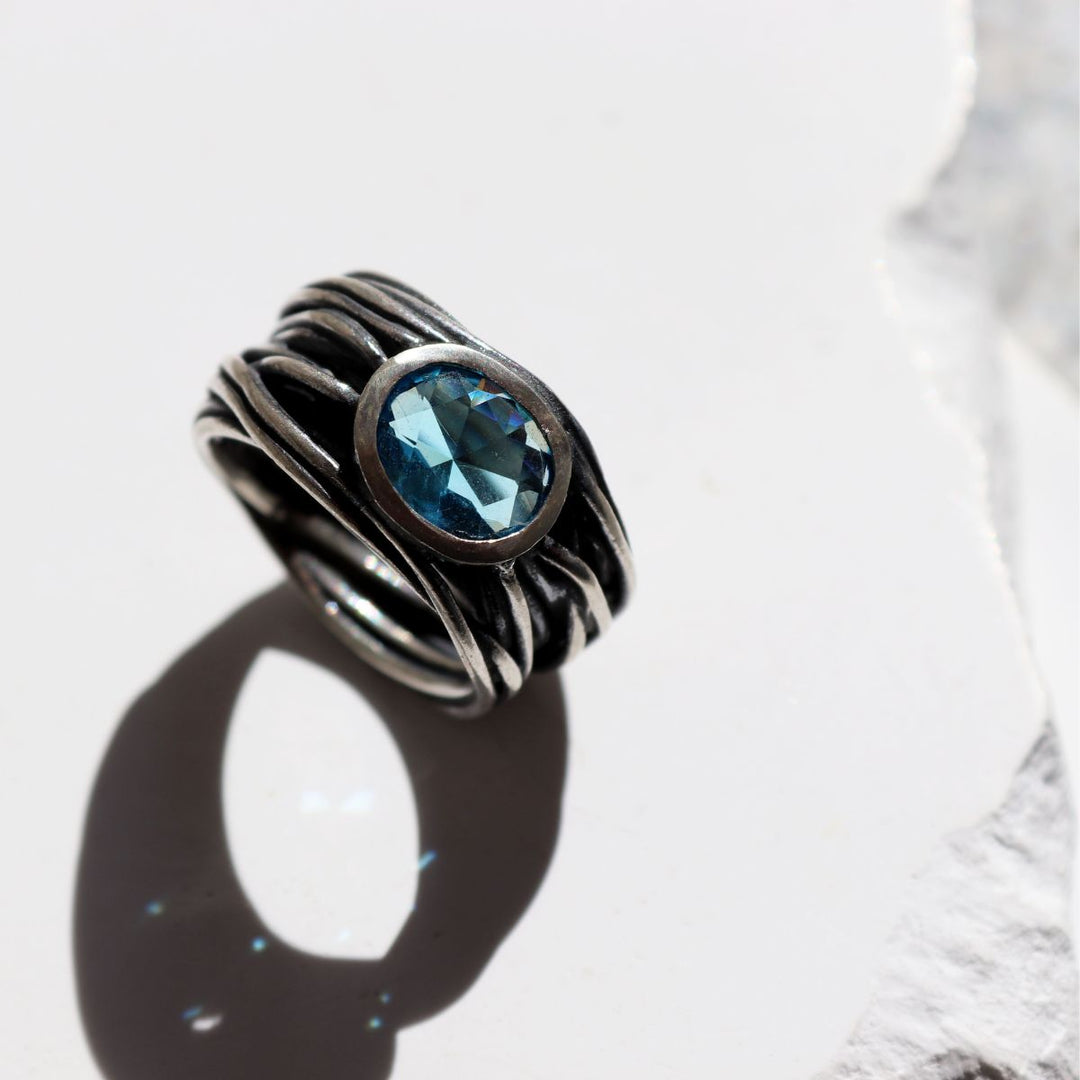 Eras Damenring aus 925er Silber und Aquamarin-Zirkonia