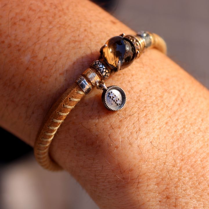 Pulsera Mujer Rinin de cuero y cuarzo fumé