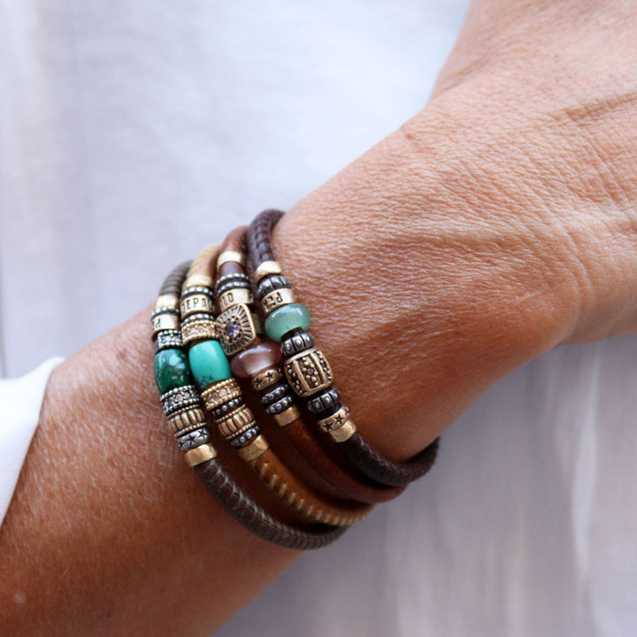 Pulsera Mujer Bruna de cuero con cristal rosa