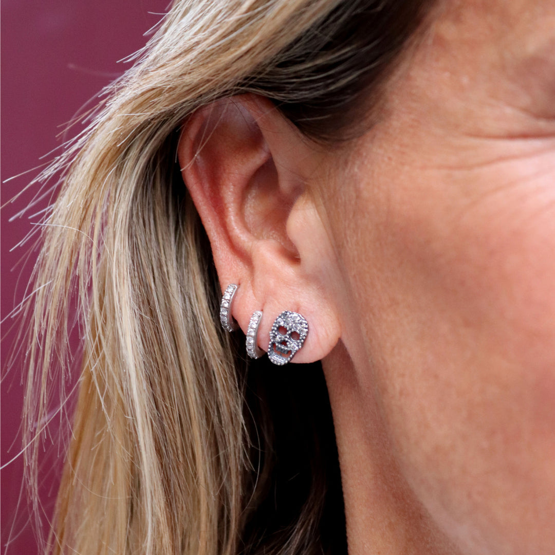 Ronin earrings with 925 silver skull and white zirconia