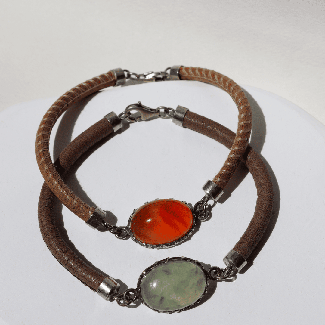Damenarmband Rin aus Kamelleder und Karneol