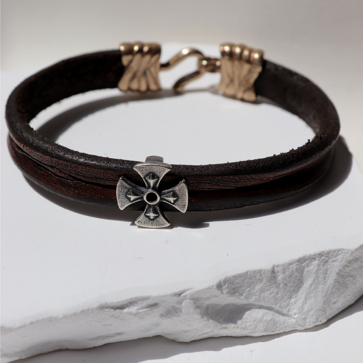 Chikara Men's Leather Bracelet with 925 Silver Cross