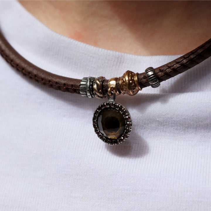 Collar Mujer Sahara de Plata 925 con circonitas cuarzo fumé cuero