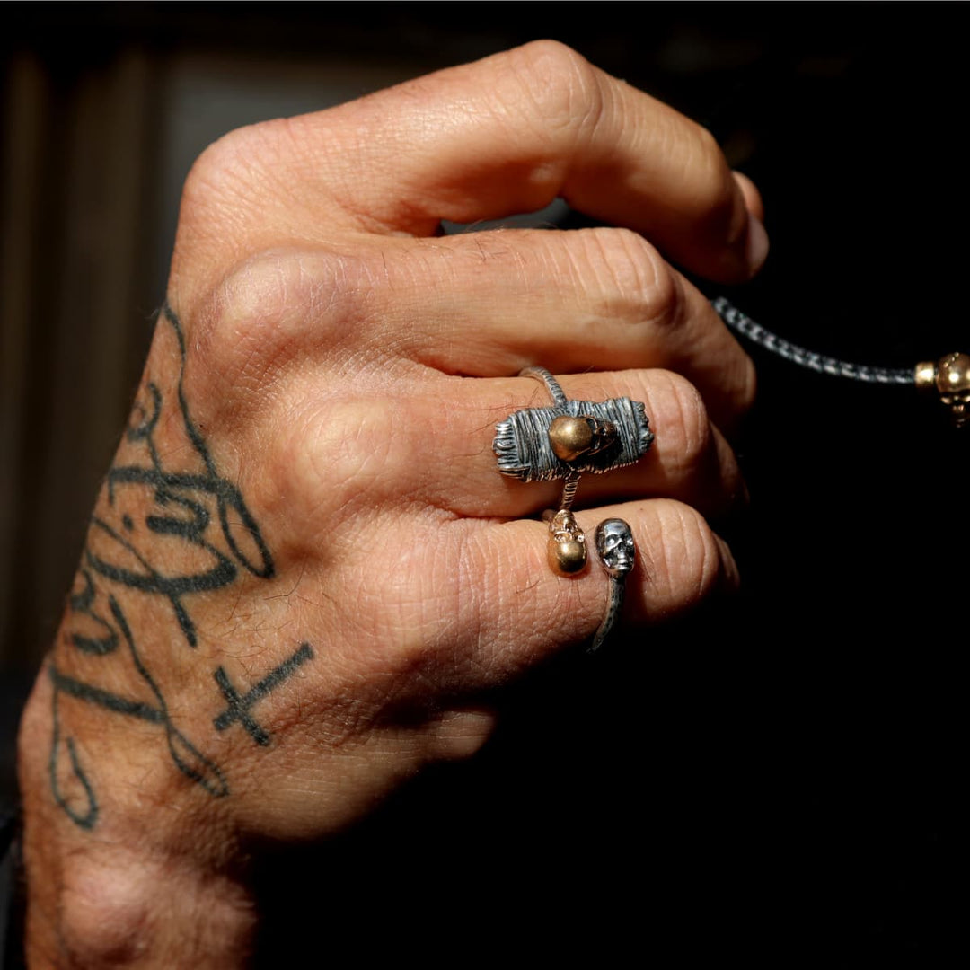 Anillo Calavera Rif de Plata 925, cuero y bronce