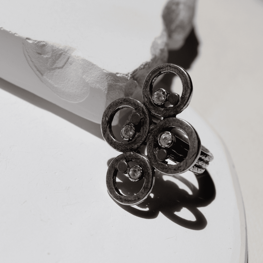 Anillo Mujer Enrai con espirales de plata 925 y puntos de bronce y cironita