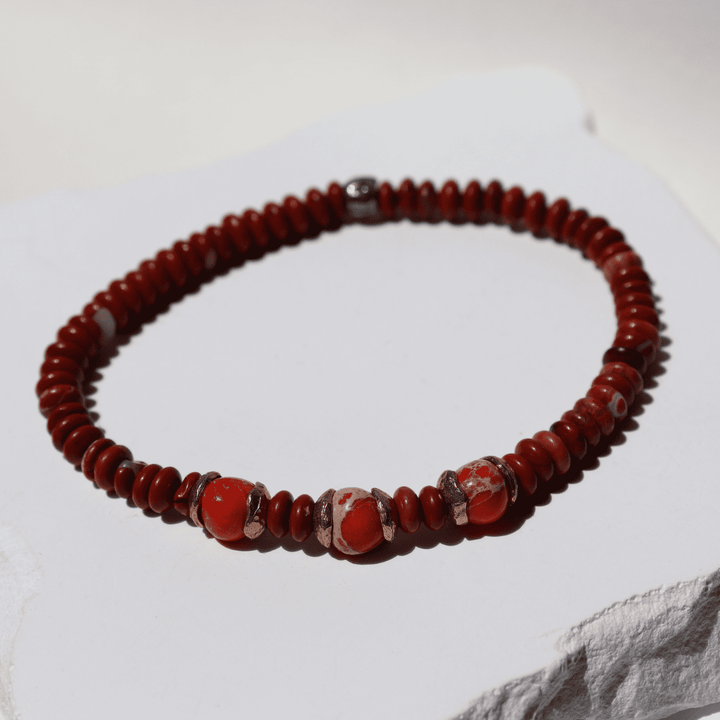 Pulsera de bolas de mujer Yuki de cornalina y coral con piezas de plata 925