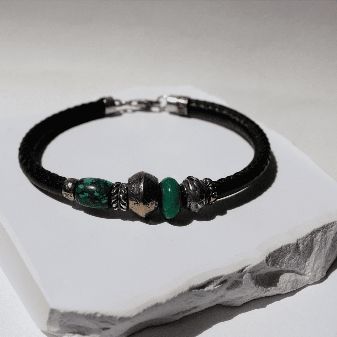 Pulsera Hombre Kogarashi de cuero con bronce y jade