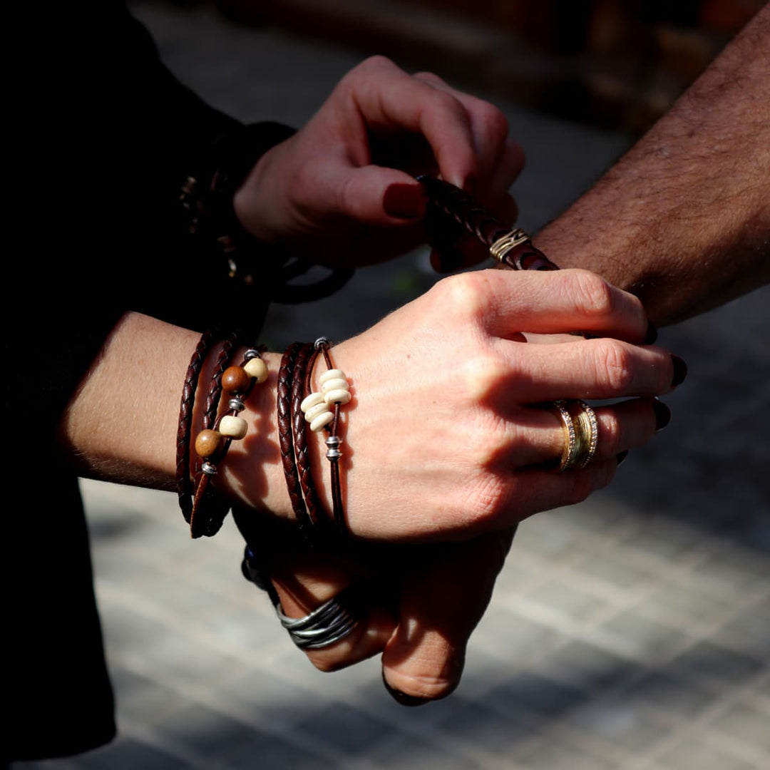 Pulsera Mujer Henna con Plata 925, cuero y perlas de agua dulce