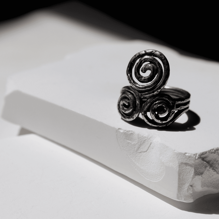 Kuraiho Damenring mit drei 925 Silberspiralen