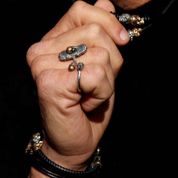 Anillo Calavera Rif de Plata 925, cuero y bronce