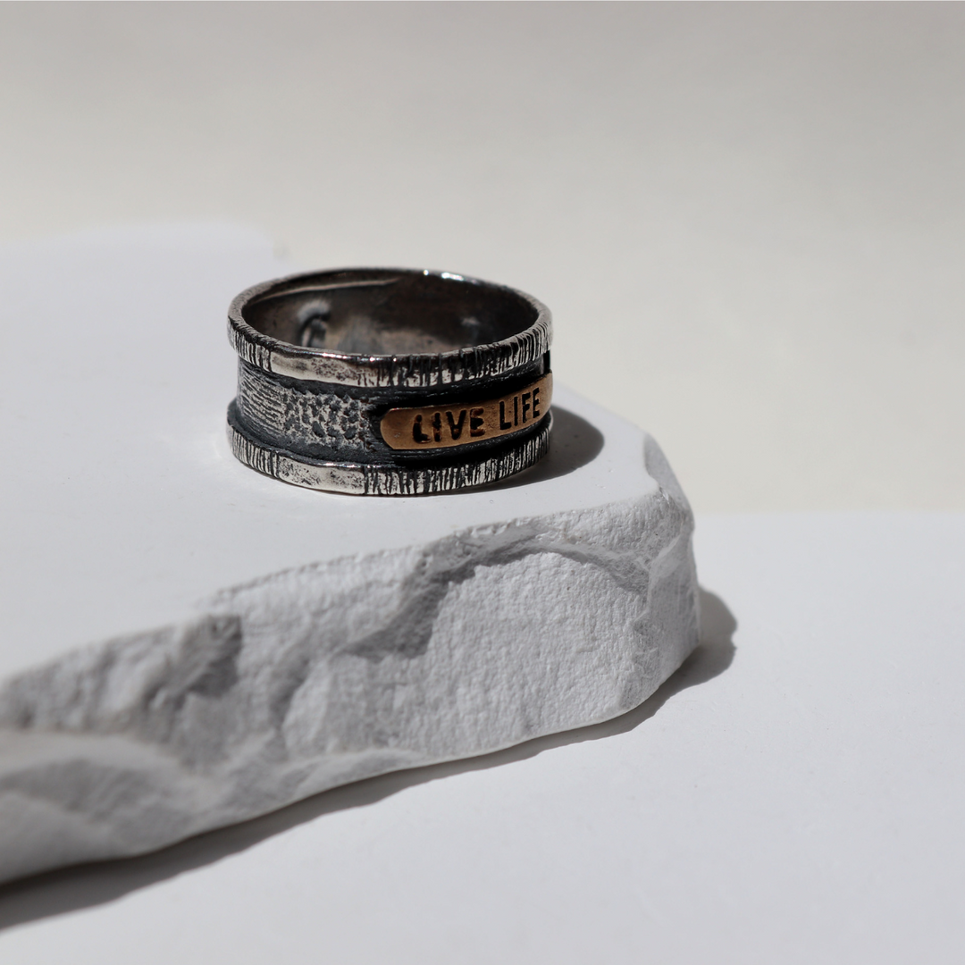 Anillo Hombre Unmei de plata 925 y placa de bronce Live Life
