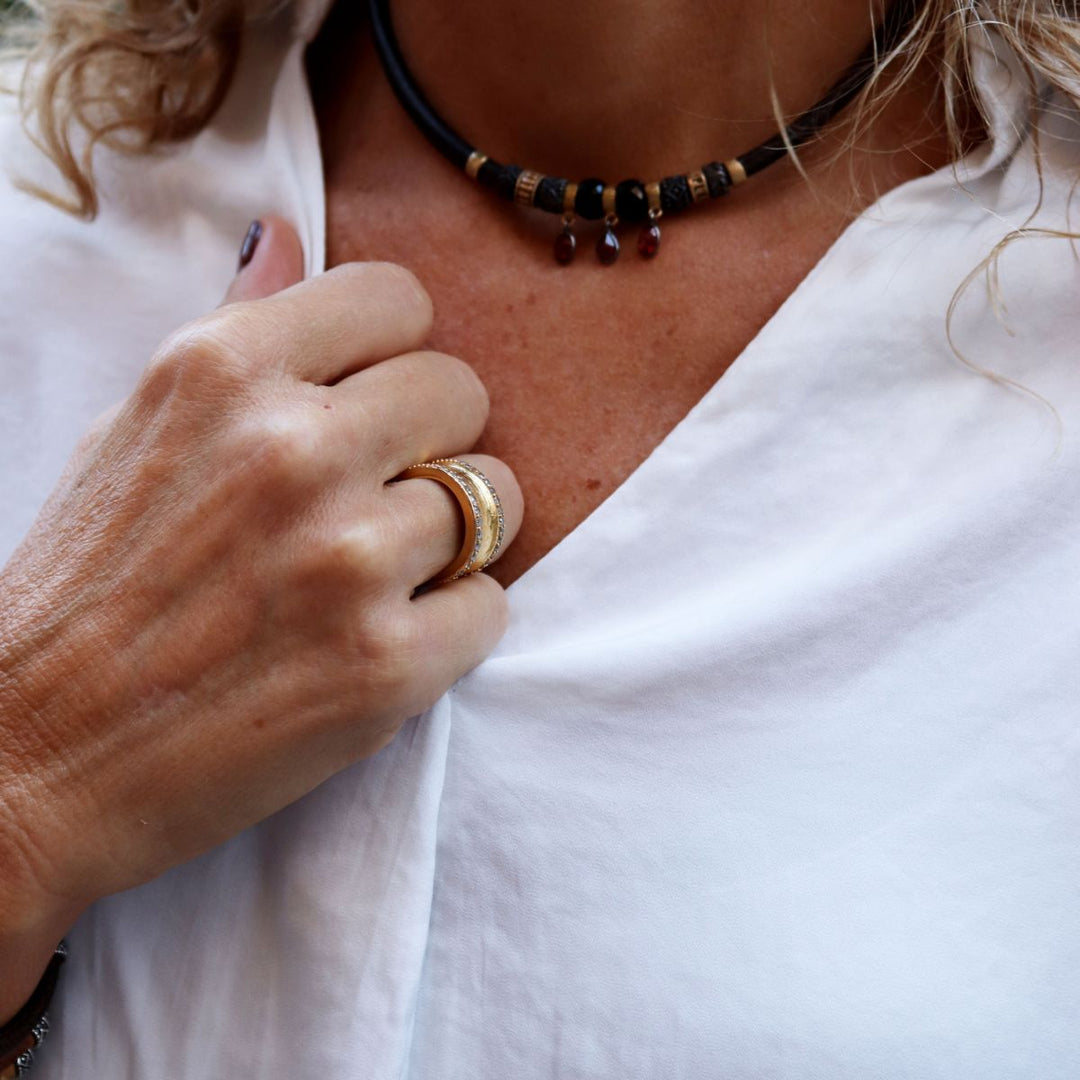 Anillo Mujer Rosalía con baño de oro amarillo y circonitas blancas