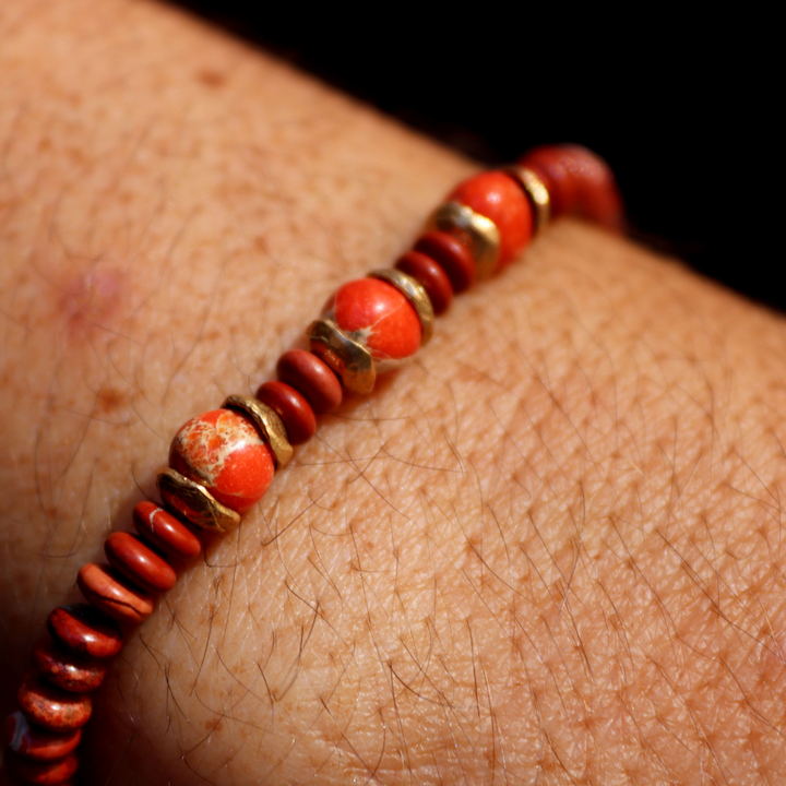 Pulsera de bolas de mujer Yuki de cornalina y coral con piezas de plata 925
