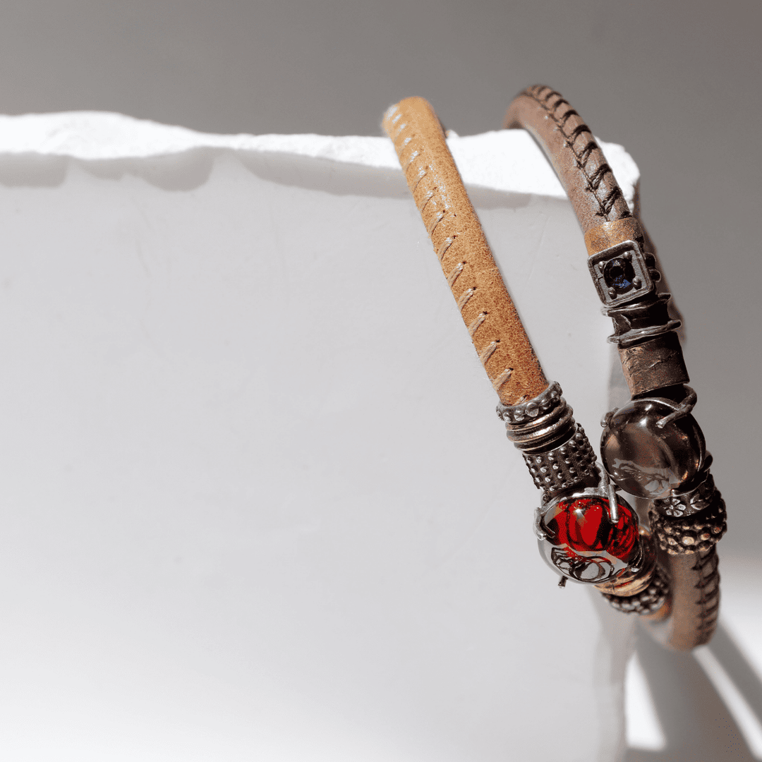 Raku Damenarmband aus Kamelleder und Granatstein