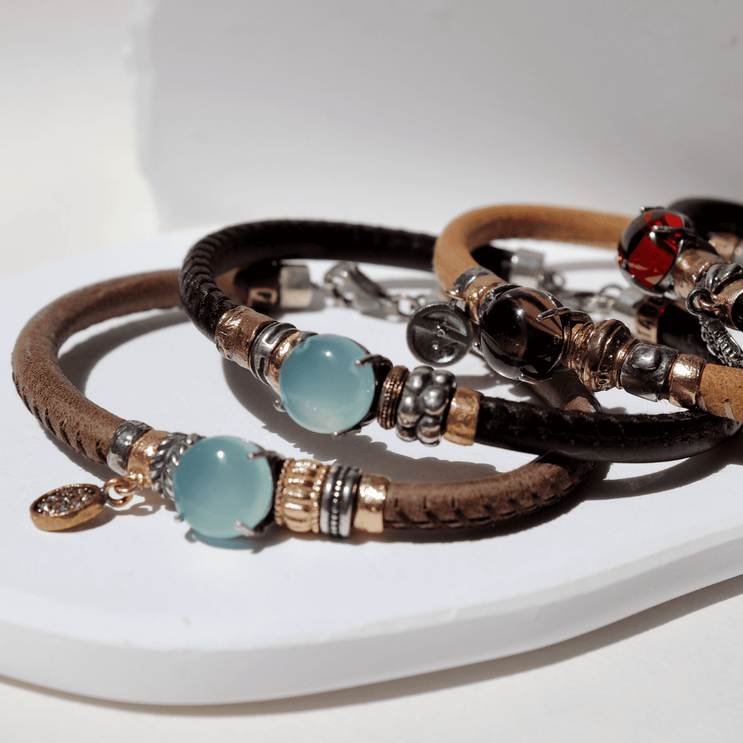 Tsuki Damenarmband aus Leder und grünem Chalcedon