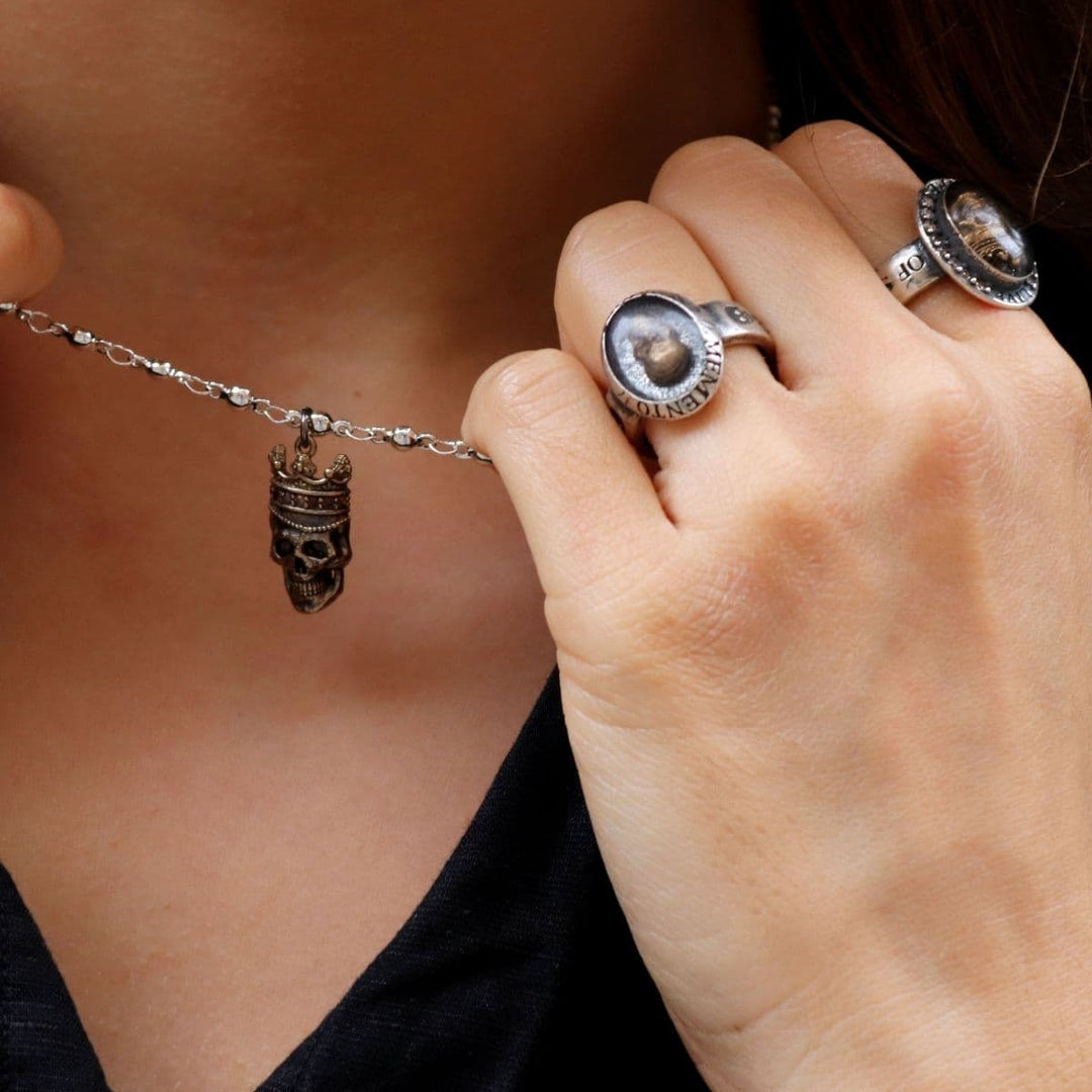 Ombu-Totenkopf-Halskette mit Rosenkranz