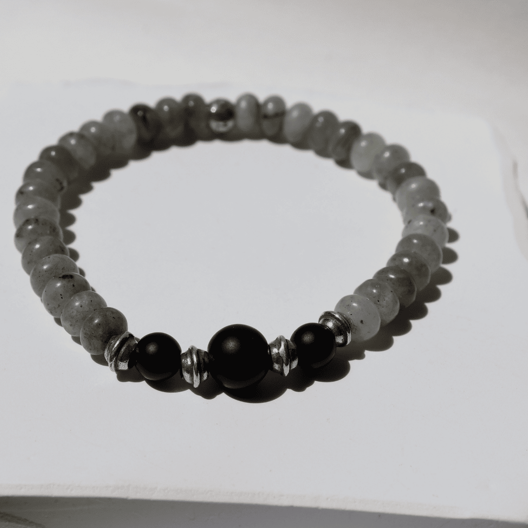 Pulsera de bolas hombre Tsukikage de labradorita y ónix con plata 925