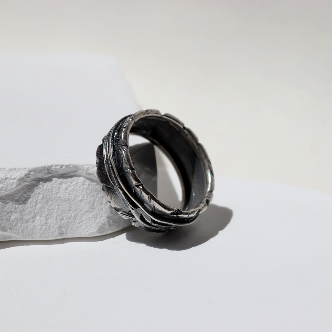 Anillo Hombre Shizen con hilos de plata 925