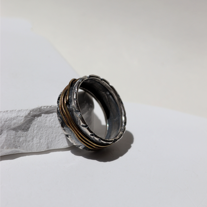 Anillo Hombre Rakka de plata con hilos de bronce