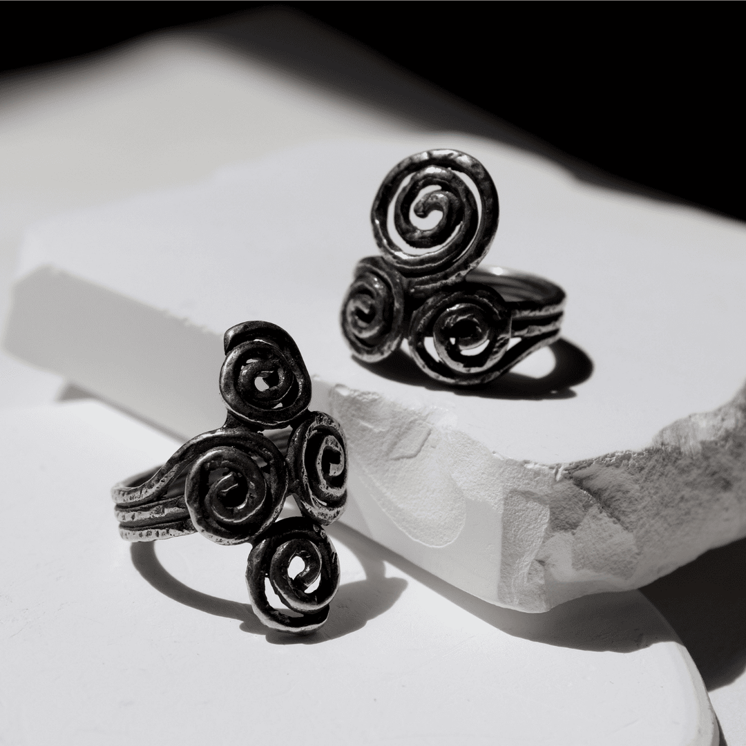 Kuraiho Damenring mit drei 925 Silberspiralen