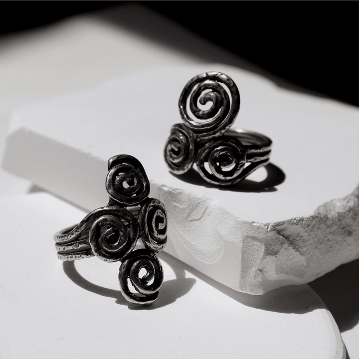 Kuraiho Damenring mit drei 925 Silberspiralen