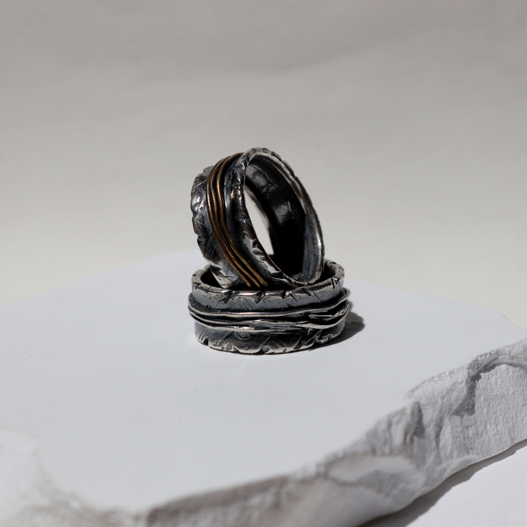 Anillo Hombre Shizen con hilos de plata 925