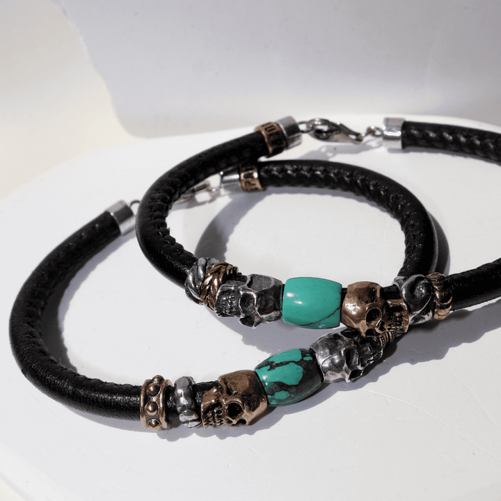 Metsubō leather bracelet with skulls and jade resin
