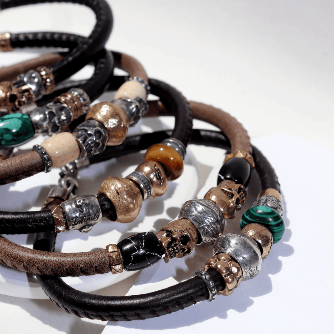 Metsubō leather bracelet with skulls and jade resin