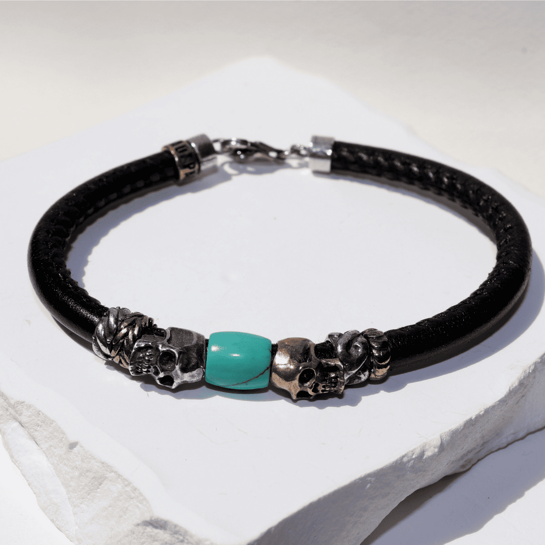 Metsubō leather bracelet with skulls and jade resin