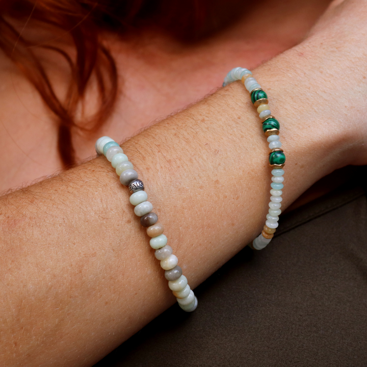 Pulsera de bolas de mujer Sakura de amazonita y jade con piezas de plata 925