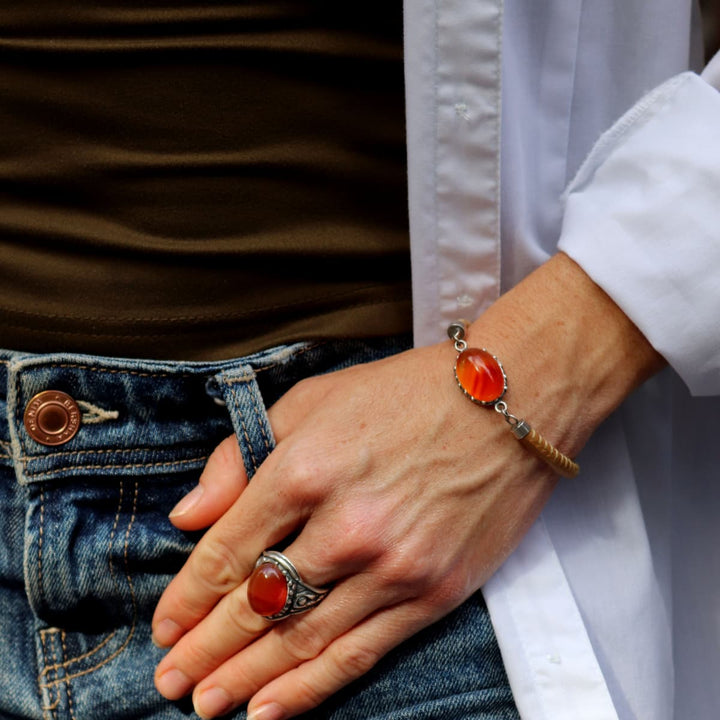 Pulsera Mujer Rin de cuero camel y cornalina