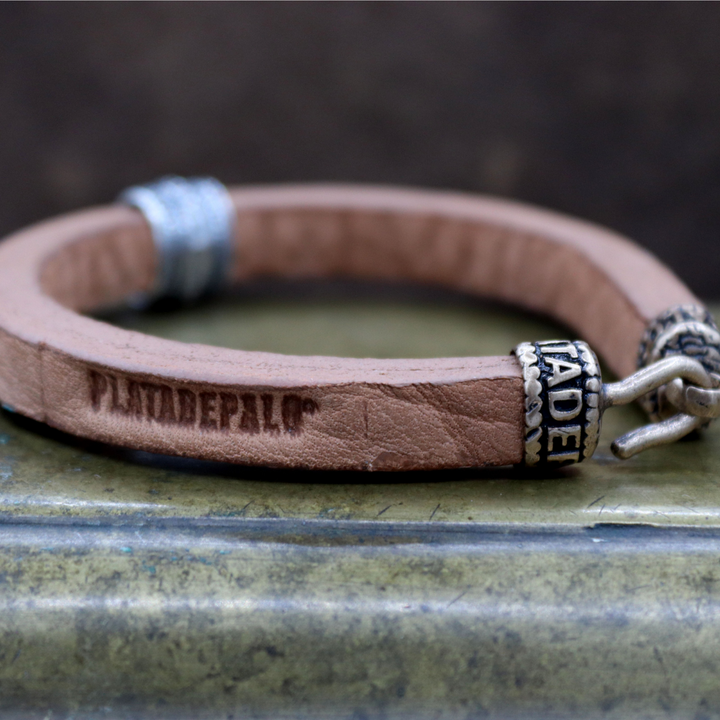 Pulsera Hombre Jisei de cuero marrón y centro de plata 925