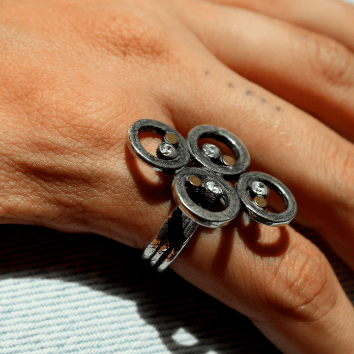 Anillo Mujer Enrai con espirales de plata 925 y puntos de bronce y cironita