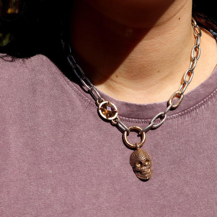 Collar Truna Calavera de bronce y pieza de cuarzo ámbar