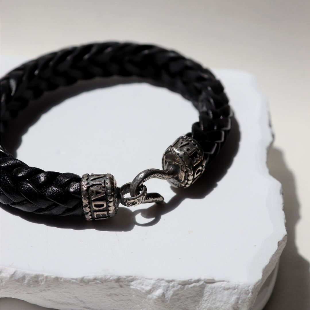 Pulsera Hombre Utsuroi de cuero negro trenzado