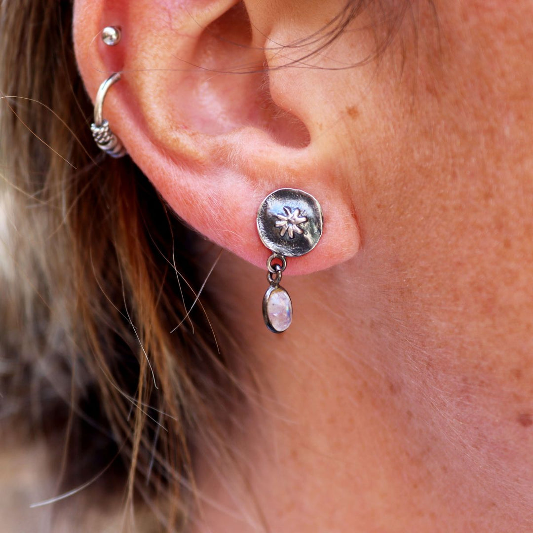 Tōmei Women's Earrings in 925 Silver with Star and Hanging Stone