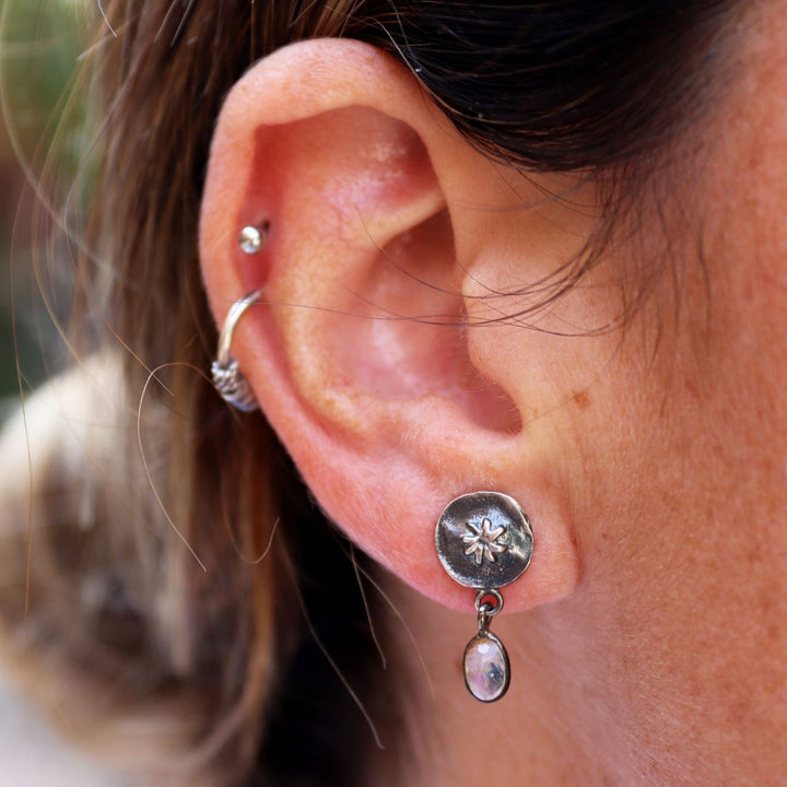 Tōmei Women's Earrings in 925 Silver with Star and Hanging Stone