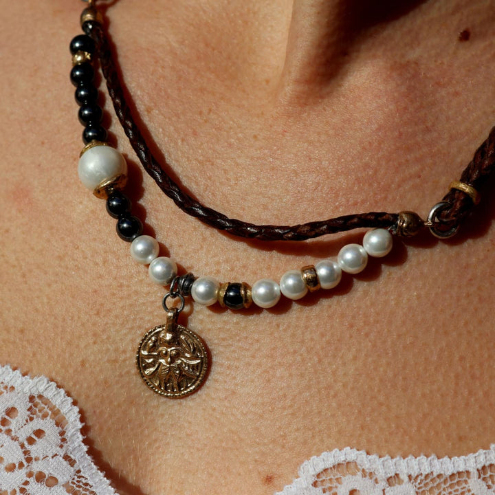 Collar Mujer Saida con Plata 925, bronce, cuero, perlas de agua dulce y hematites