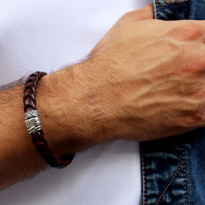 Olaf men's bracelet made of buffalo leather and 925 silver center