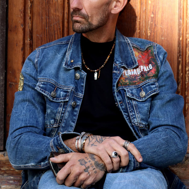 Collar Calavera Cúrcuma "live life" de Ojo de Tigre, Bronce y Plata 925