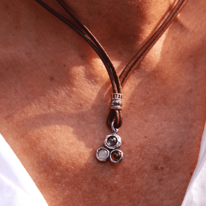 Satori women's leather necklace in 925 silver with ruby, rose, and amethyst.