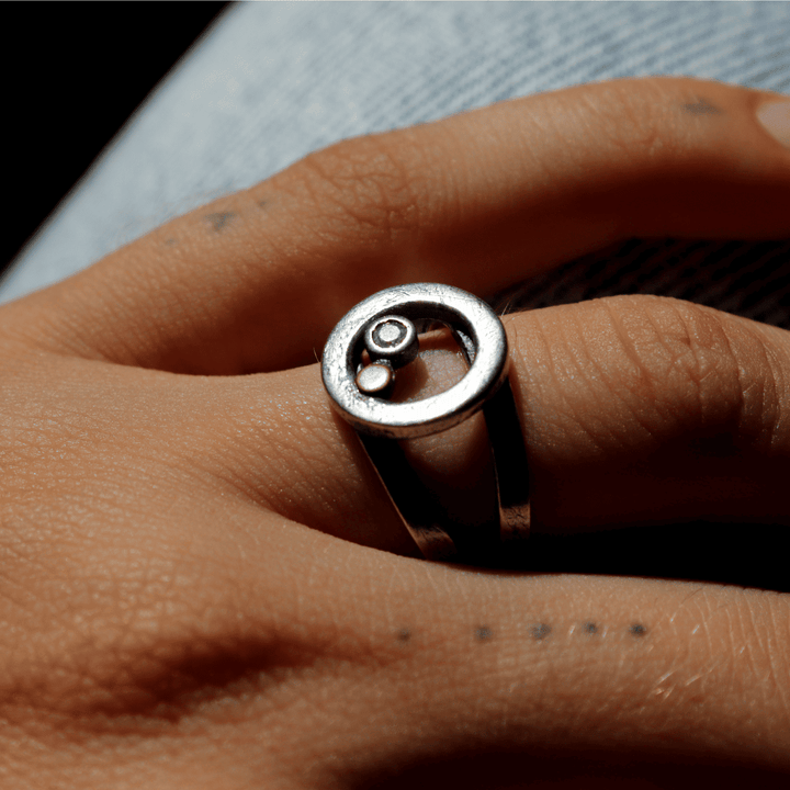 Anillo Mujer En con una espiral de plata 925 y un punto de bronce