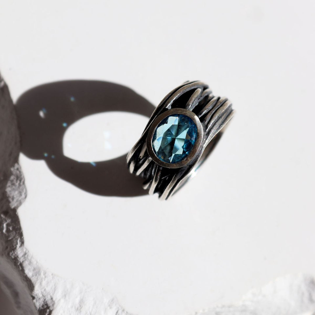 Eras Damenring aus 925er Silber und Aquamarin-Zirkonia