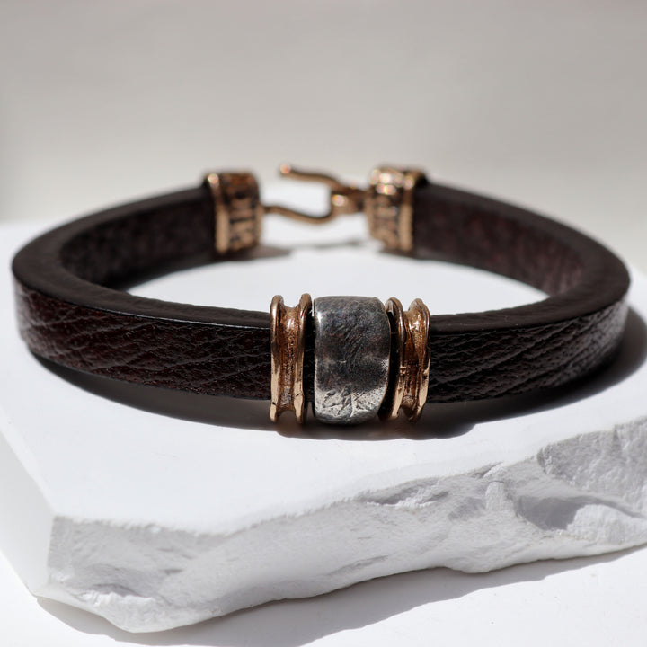 Pulsera Hombre Kokyu de cuero con piezas de plata 925 y bronce