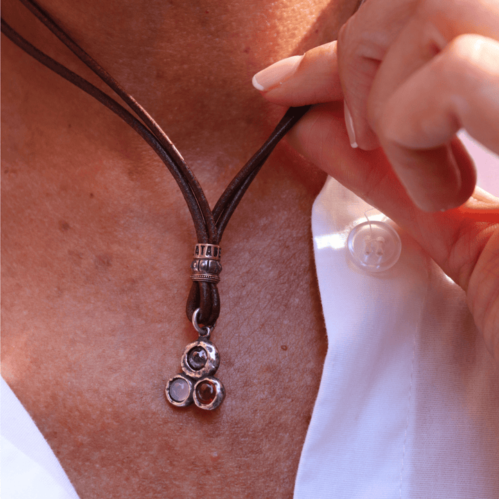Satori women's leather necklace in 925 silver with ruby, rose, and amethyst.