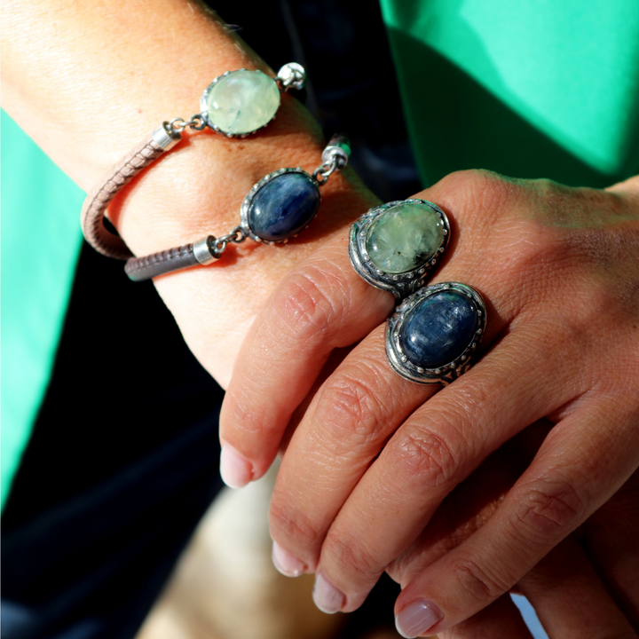 Mu Damenarmband aus Nerzleder und Prehnitstein