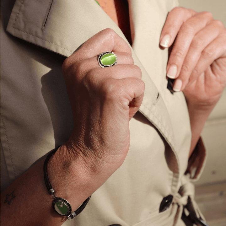 Sei Damenring aus 925er Silber und grünem Stein 