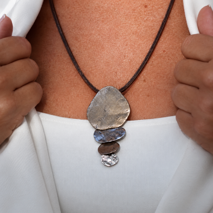 Zenchi Damen-Lederkette mit Anhänger aus Bronze und 925er Silber