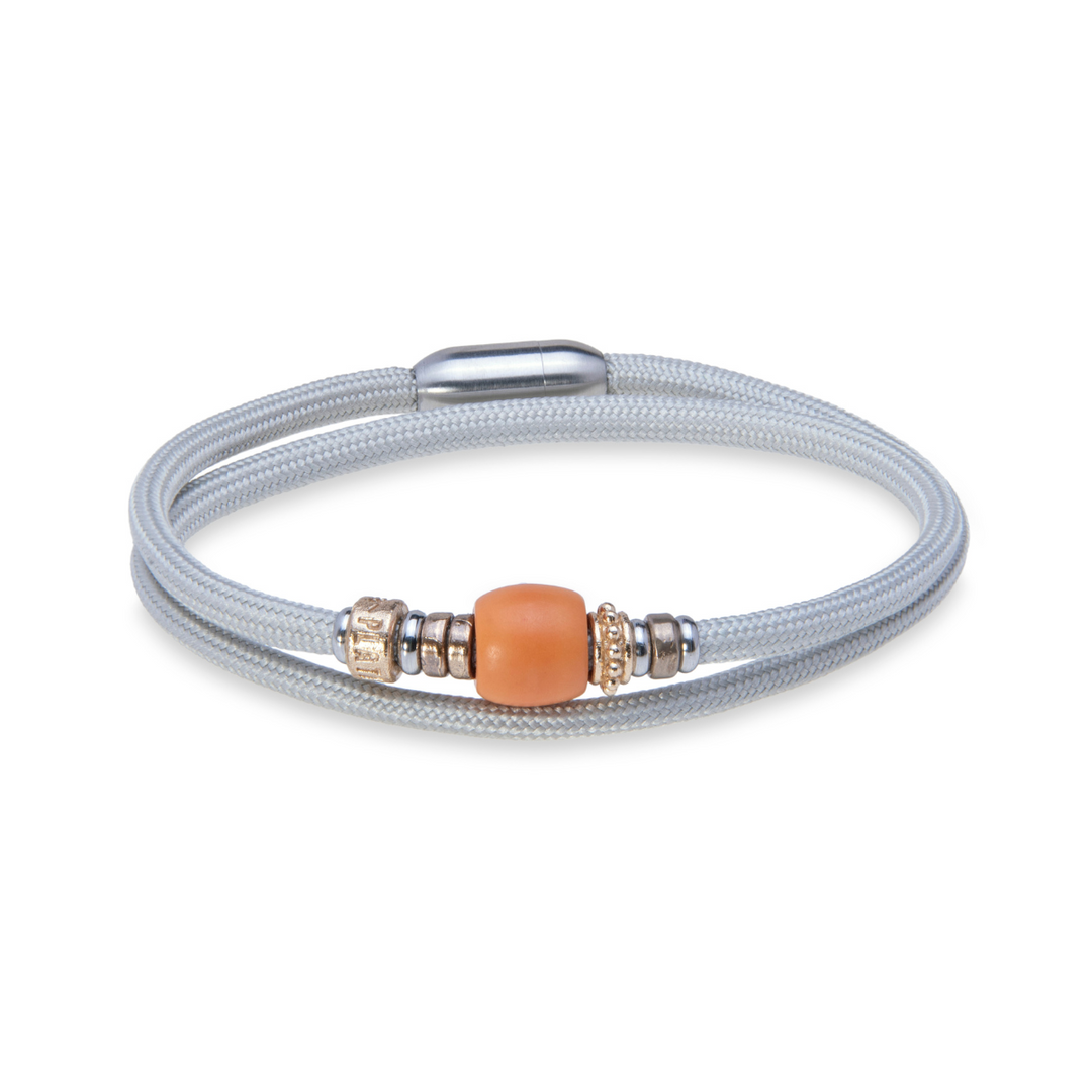 Pulsera doble de nylon gris con resina naranja Liriel